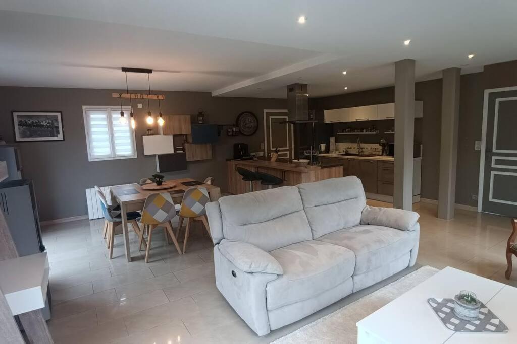Grande Maison Entiere De 120M2 Epron المظهر الخارجي الصورة
